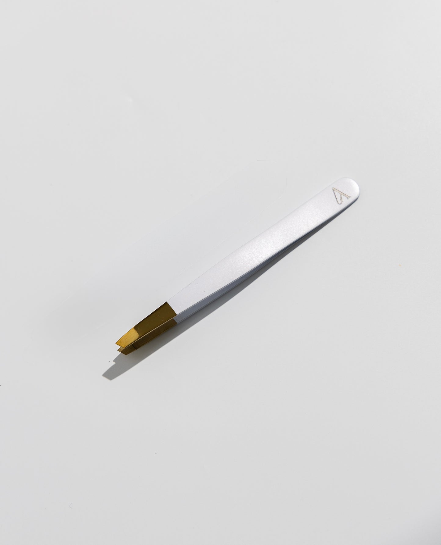 Slanted Tweezers